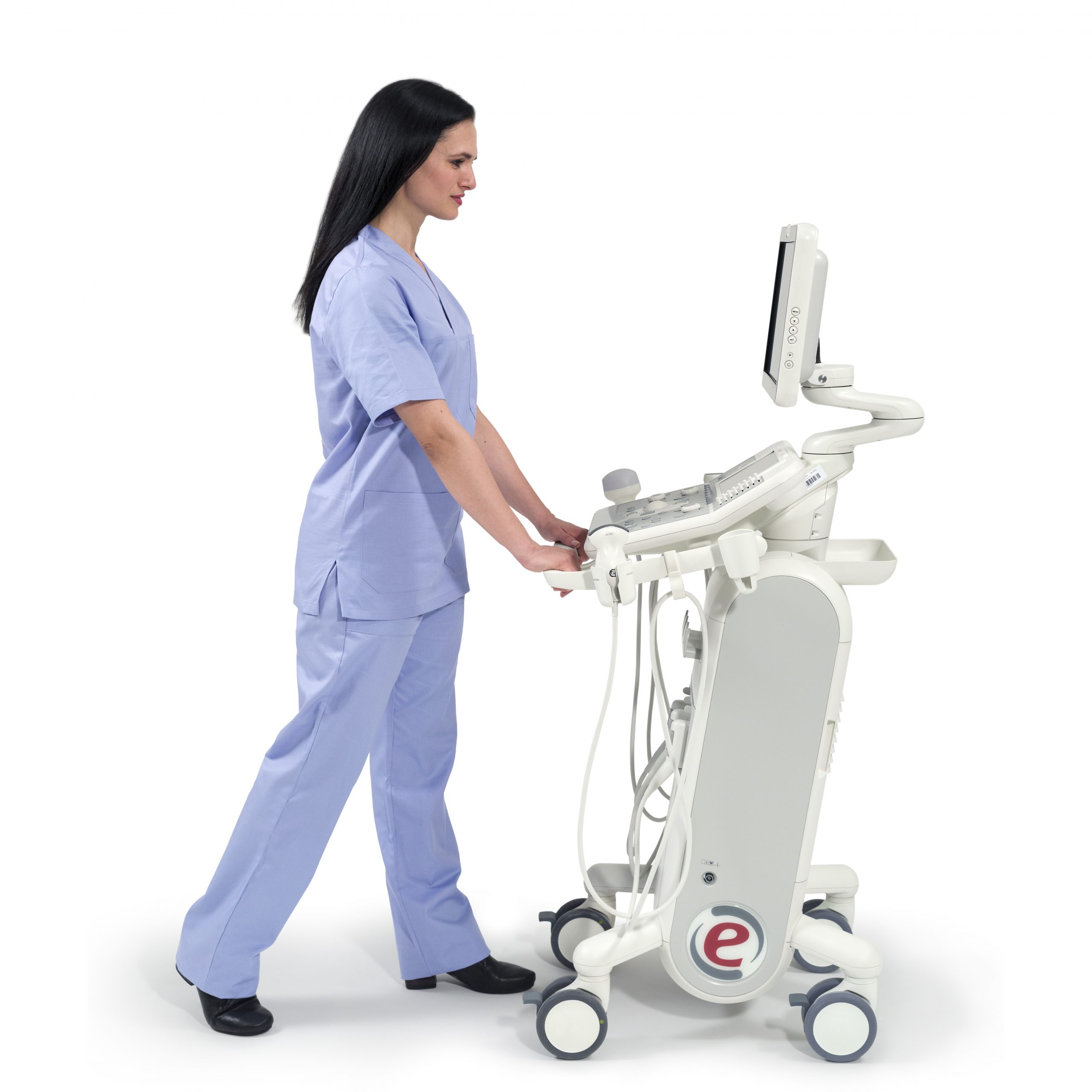 Thiết kế tối giản, tinh tế và nhỏ gọn, hệ thống bánh xe xoay đa chiều giúp di chuyển dễ dàng, nhanh chóng. 4 ổ cắm đầu dò đồng thời, giúp tiết kiệm thời gian lựa chọn và thay đổi đầu dò, giúp việc thăm khám trở lên đơn giản.